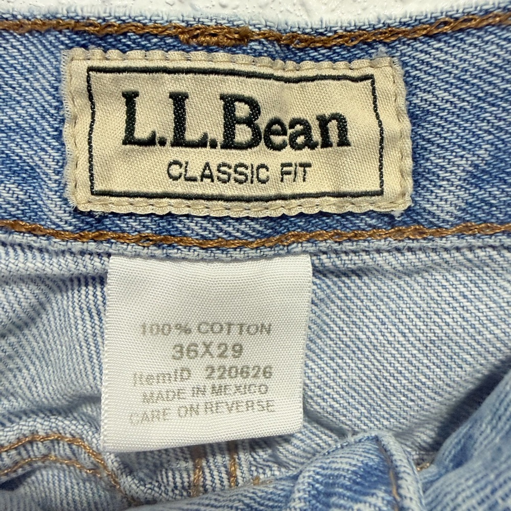 L.L. Bean Men's Relaxed Fit Blue‎ Jeans 36x29 - Picture 2 of 7